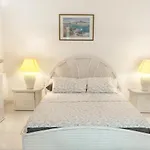 Hauzify I Apartament Orquidies