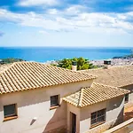Villa Breeze