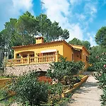 Holiday Home Pineda 102 - Pal260