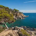 Comfortable Apartment With A Swimming Pool, 250M To The Sea.