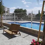 Apartament Amb Piscina