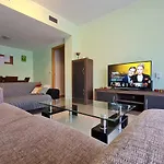 Comfortable Apartment With A Swimming Pool, 250M To The Sea.