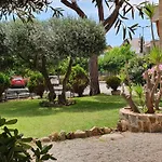Apartamento Junto Al Mar Con Jardin Comunitario Y Parking