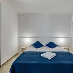 Rostella Apartment
