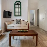 Alta House Apartments 3 Calas