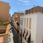 Notaria-Apartamento Y Estudio En Casco Antiguo, Al Lado De Playa, Rambla Y Monasterio, Con Acceso A Terraza Ajardinada