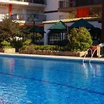 Studio De Un Solo Ambiente Con Terraza Y Piscina Y