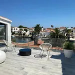 Maison Sur Canaux Marina Empuriabrava Avec 4 Suites Dont 1 Suite Balneo Jacuzzi