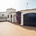 2011 Casa De Planta Baja Con Piscina Y Amarre By Homeselectspain