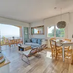 Panoramic Sea Views