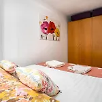 Apartamento Welcs Emp 018 Con Terraza Frente Al Mar