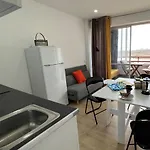 Bonito Estudio En Roses Con Vista Al Mar Y Piscina