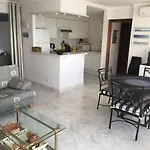 Apartamento Comodo De 3 Habitaciones Con Aire Acondicionado, Terraza Y Piscina En Roses - Es-204-16