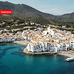 Beachfront Penthouse With Sea Views In Cadaques