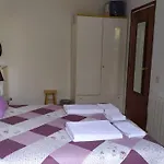 Magnolia, Habitacion Matrimonial Con Bano Uso Privado, En Casa Compartida
