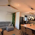 399-Casa Moderna Con Amarre 14M Y Piscina Privada