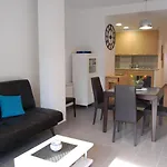 Apartamento Moderno A 150M De La Playa Con Terraza Y Parking, Cerca Del Puerto Y Comercios - Es-228-38
