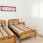 Apartamento Con Terraza, Parking Y Jardin, A 300M De La Playa - Es-228-40
