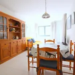 Apartamento Centrico En Roses, A 20M De La Playa, Con Parking Y Terraza - Es-228-89