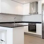 Magnifico Apartamento Renovado En Primera Linea De Playa Con Terraza, Piscina Y Parking, Roses - Es-228-109