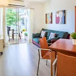 Family Apartment In Roses With Garden And Shared Pool 60 M²