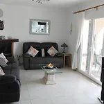 Las Palmeras 37