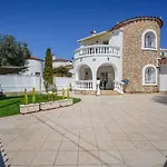 Villa Et Studio Avec Piscine - Wehostyou