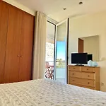 New! Apartamento Con Piscina Y Balcon A 2 Minutos De La Playa. Wi-Fi