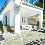 Apartamento Luminoso Y Espacioso Con Gran Jardin Privado, A Solo 150M De La Playa - Es-228-136