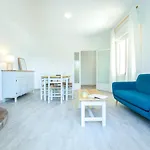 Apartamento Luminoso Y Espacioso Con Gran Jardin Privado, A Solo 150M De La Playa - Es-228-136