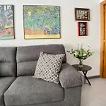 Blanes Old Town: 2 Blocks/2 Min Walk To The Beach