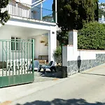 Apartamento Luminoso Y Espacioso Con Gran Jardin Privado, A Solo 150M De La Playa - Es-228-136