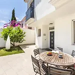 2016 Villa Moderna Al Canal Con 4 Habitaciones By Homeselectspain