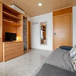 Hauzify I Apartament Parera