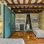 Masia Grande Rural Can Gat Vell