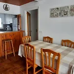 Apartamento Espacioso En Llanca Cerca De La Playa Con Terraza Y Acepta Mascotas - Es-170-39