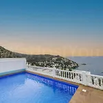 Magnifique Maison Bramer 14, Roses - Wehostyou