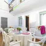 Basic Comfort Apartment Poeta Marquina Pb 2026