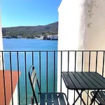 Poal-Duplex De Ensueno En Cadaques