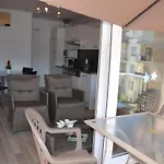 Apartamento Reformado Con Estilo, Cerca De La Playa, Para Familias, Con Terraza Y Parking - Es-323-50