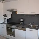 Apartamento Reformado Con Estilo, Cerca De La Playa, Para Familias, Con Terraza Y Parking - Es-323-50