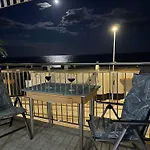 Estudio Con Impresionantes Vistas Al Mar