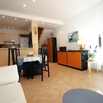 Casa En Primera Linea De Mar Con Acceso Directo A Playa Y Vistas Espectaculares - Es-228-176