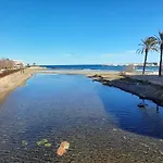 Apartamento Port 3 En Llanca Con Terraza, 3 Habitaciones, Wi-Fi Y Mascotas Permitidas - Es-170-84