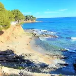 Apartamento De 3 Dormitorios Frente Al Mar En Llanca, Cerca De Playas Y Actividades - Es-170-43