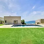 Villa With View & Private Pool