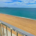 Estudi A Primera Linia De Mar