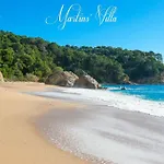 Martin 'S Villa. House On The Beach With Pool