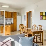 Art- Apartamentos Revilla Tacke B