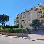 Sea View House With Private Pool And Garden